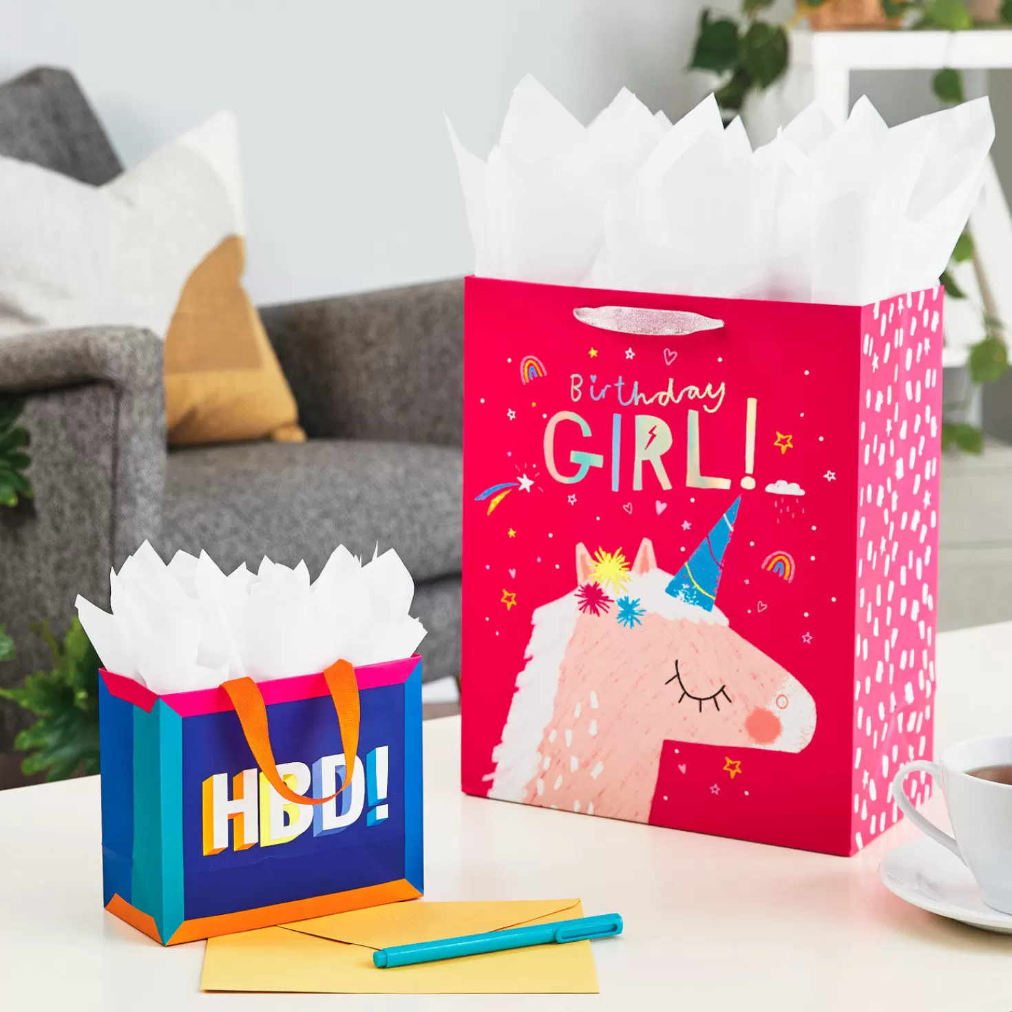 Birthday>Hallmark 13" Birthday Girl Unicorn On Pink Large Gift Bag