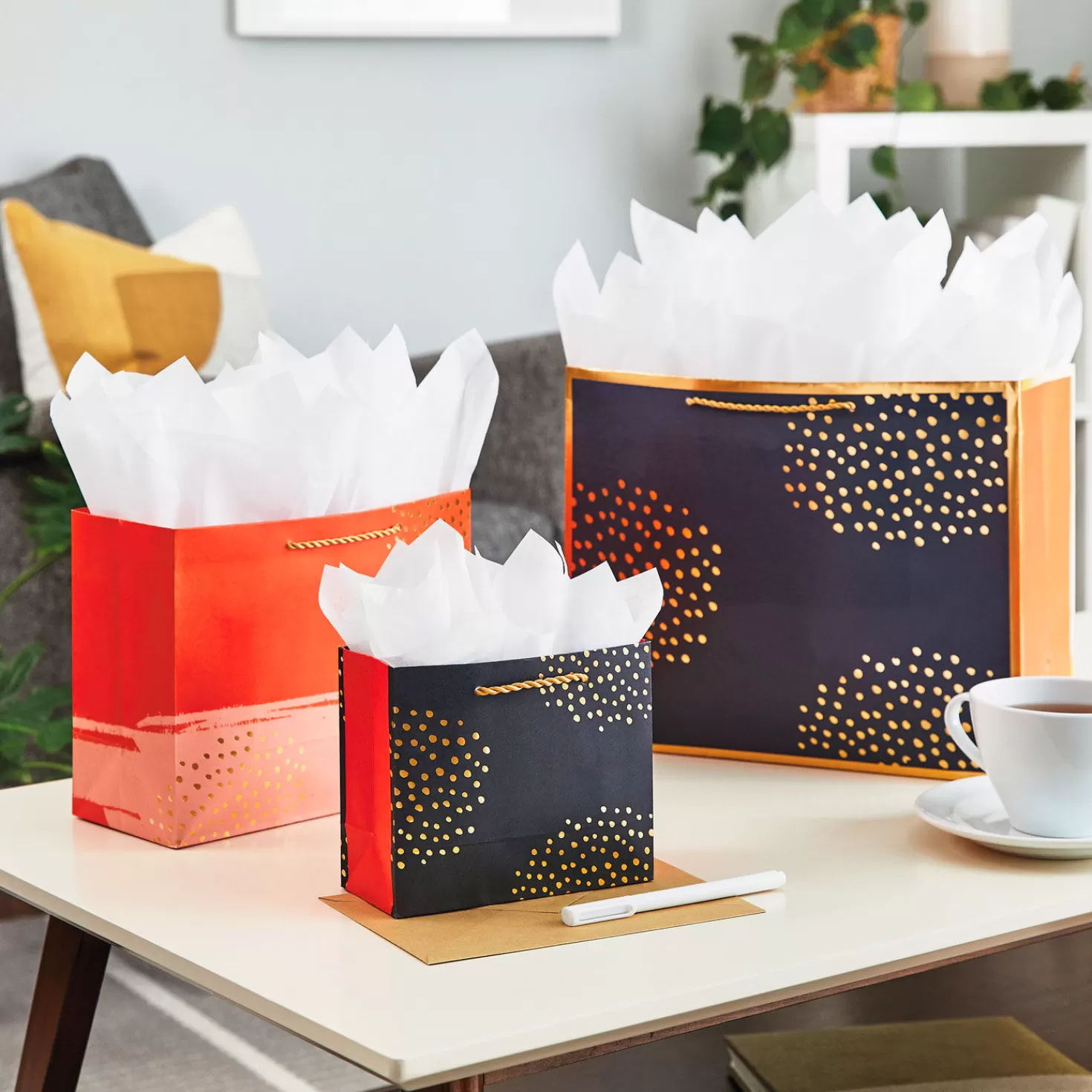 Discount 5.5" Gold Dots On Black Small Horizontal Gift Bag Wedding