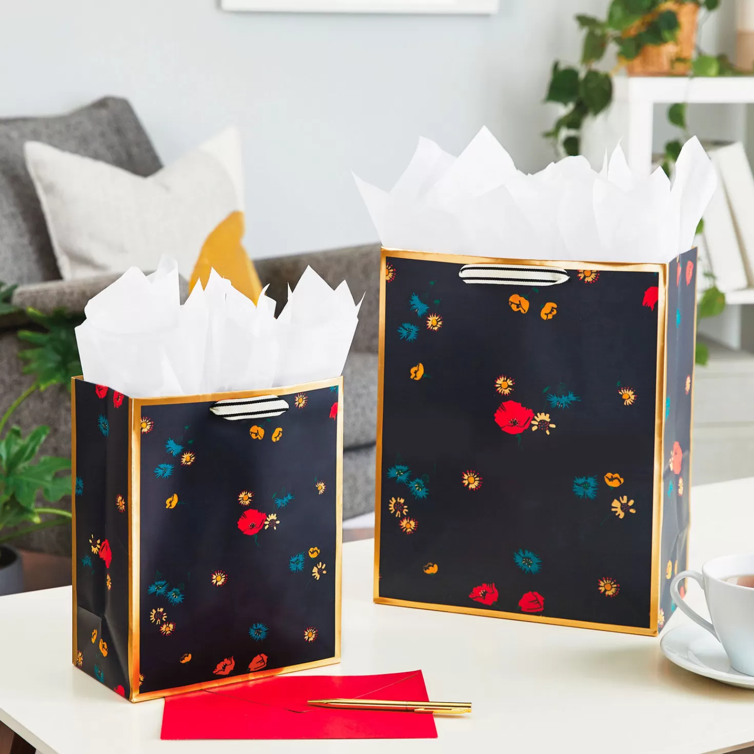Store 9.6" Scattered Flowers On Black Medium Gift Bag Wedding