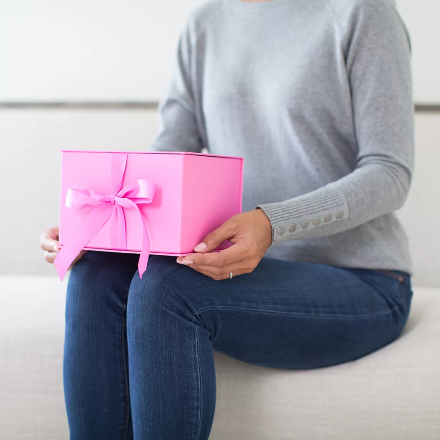Birthday>Hallmark Bubblegum Pink 5X7 Large Gift Box With Shredded Paper Filler
