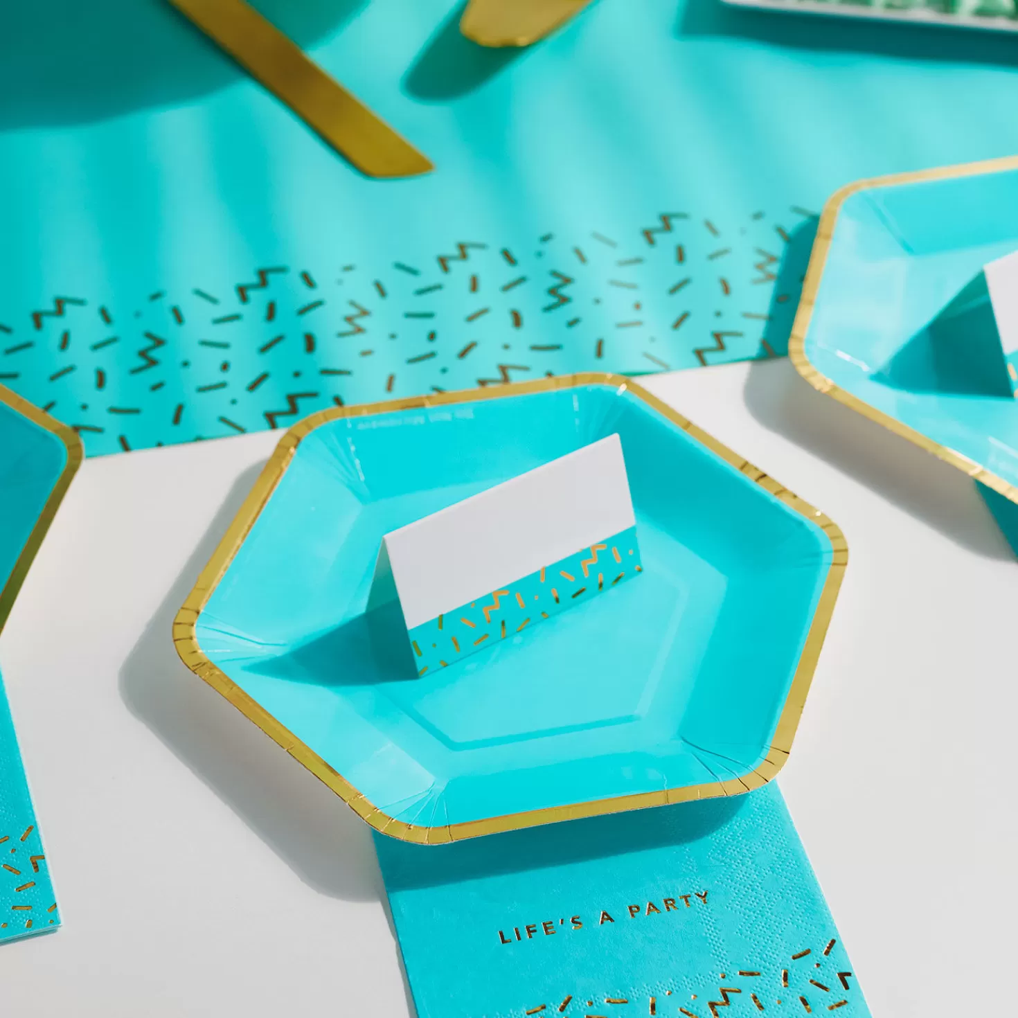Birthday>Hallmark Color Pop 60-Piece Tableware Premium Party Kit, Aqua Hexagon