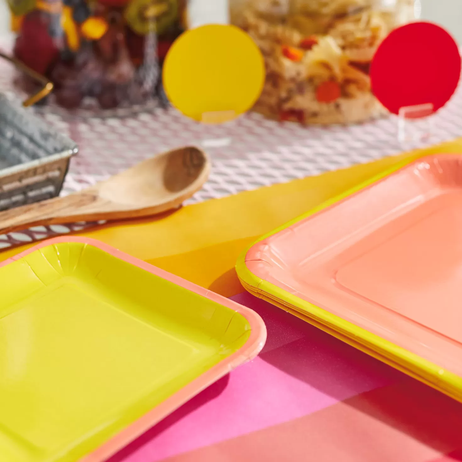 Birthday>Hallmark Color Pop 96-Piece Tableware Basics Party Kit, Orange And Yellow