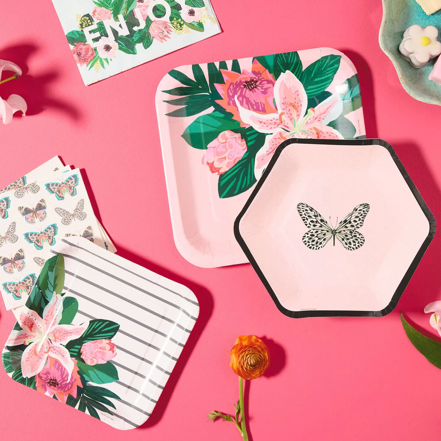 Baby>Hallmark Lily Bouquet On Stripes Square Dessert Plates, Set Of 8